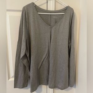 Lane Bryant Plus Size 22/24 Ling Sleeve V Neck Tee Metallic Shimmer Gray